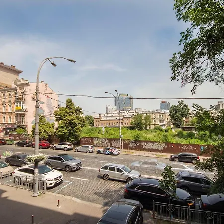 Design Apartments On Velyka Vasylkivska 42 Kyiv Exterior photo